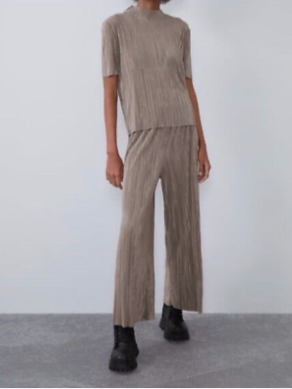 Zara pleated pants and sleeveless top matching set